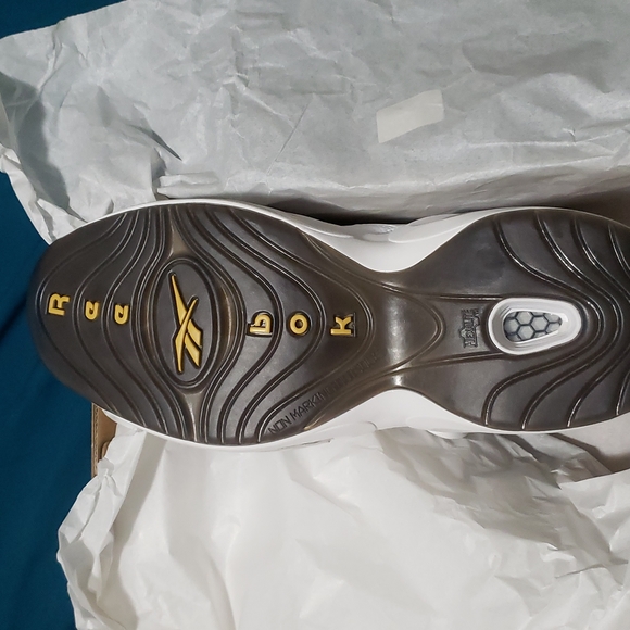 Reebok Question “Respect My Shine” Features Rub-Away Black Toe With Hidden Gold - Picture 5 of 5